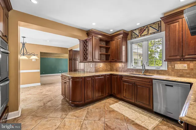 $797,500 | 1103 Hampton Garth, Baltimore, MD 21286