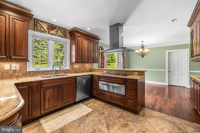 $797,500 | 1103 Hampton Garth, Baltimore, MD 21286