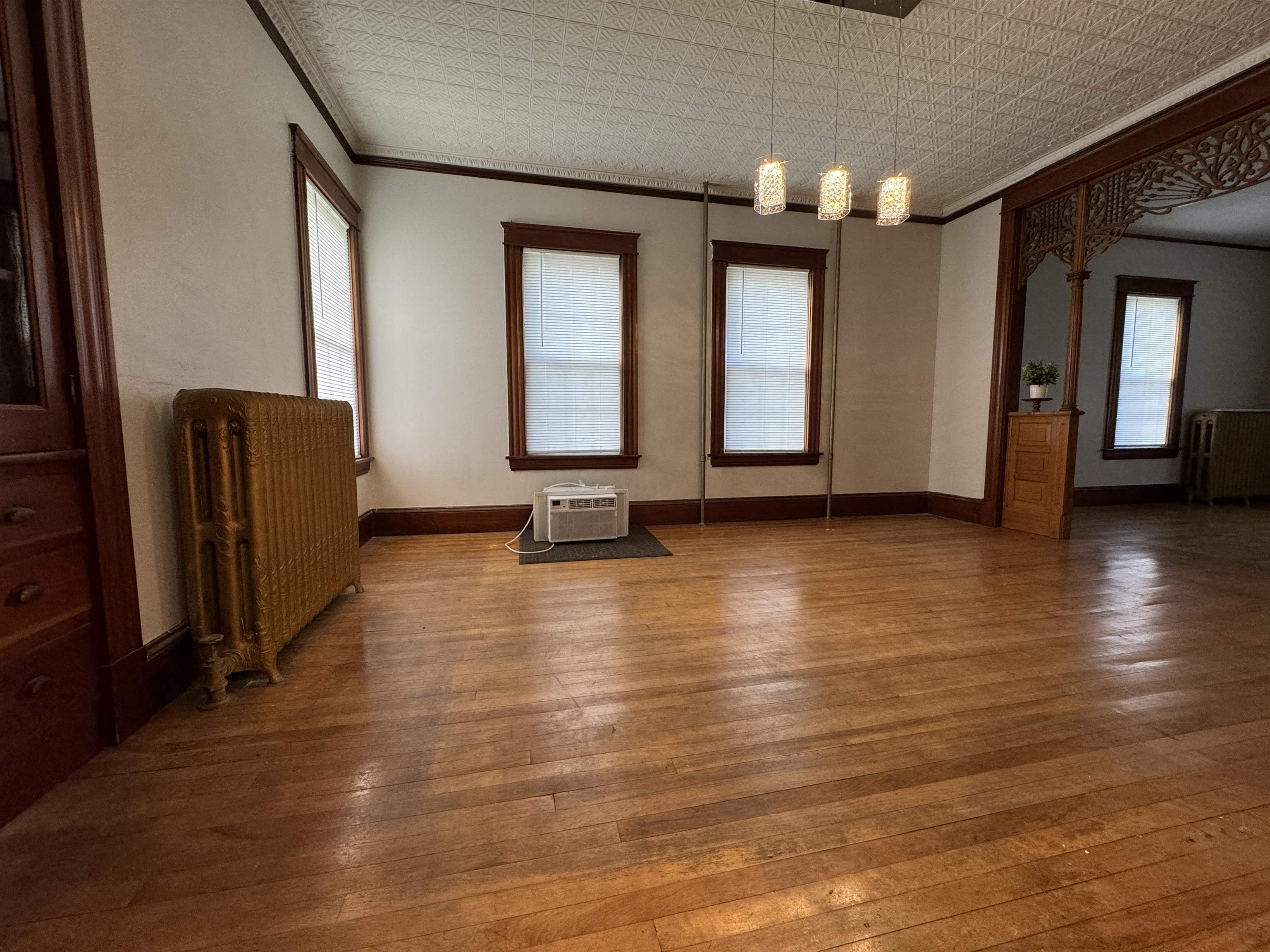89 Brown Street Rutland, VT 05701 - Photo 4 of 39