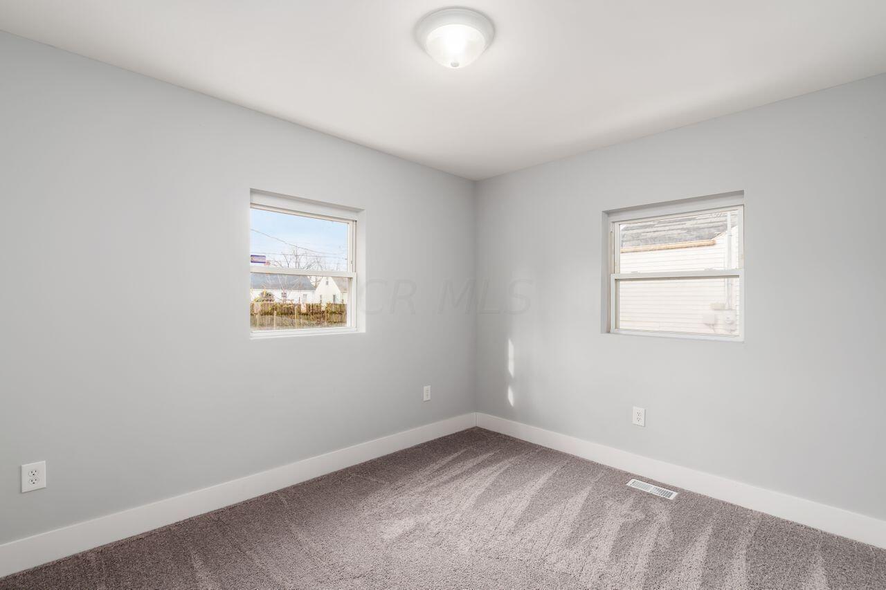2549 Howey Road Columbus, OH 43211 - Photo 14 of 28 g_howey_rd-47