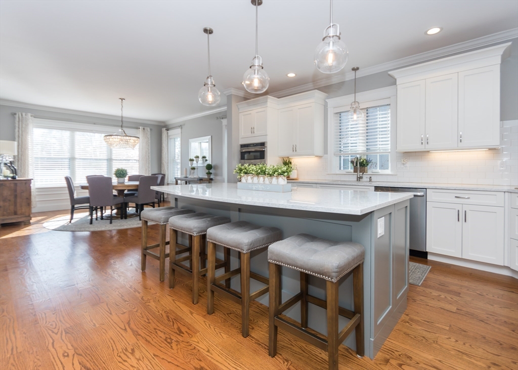 22 Grove Street, Unit 2 Waltham, MA 02453 - Photo 4 of 37