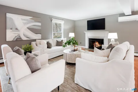 $1,318,000 | 39 Tannery Lane South, Weston, CT 06883