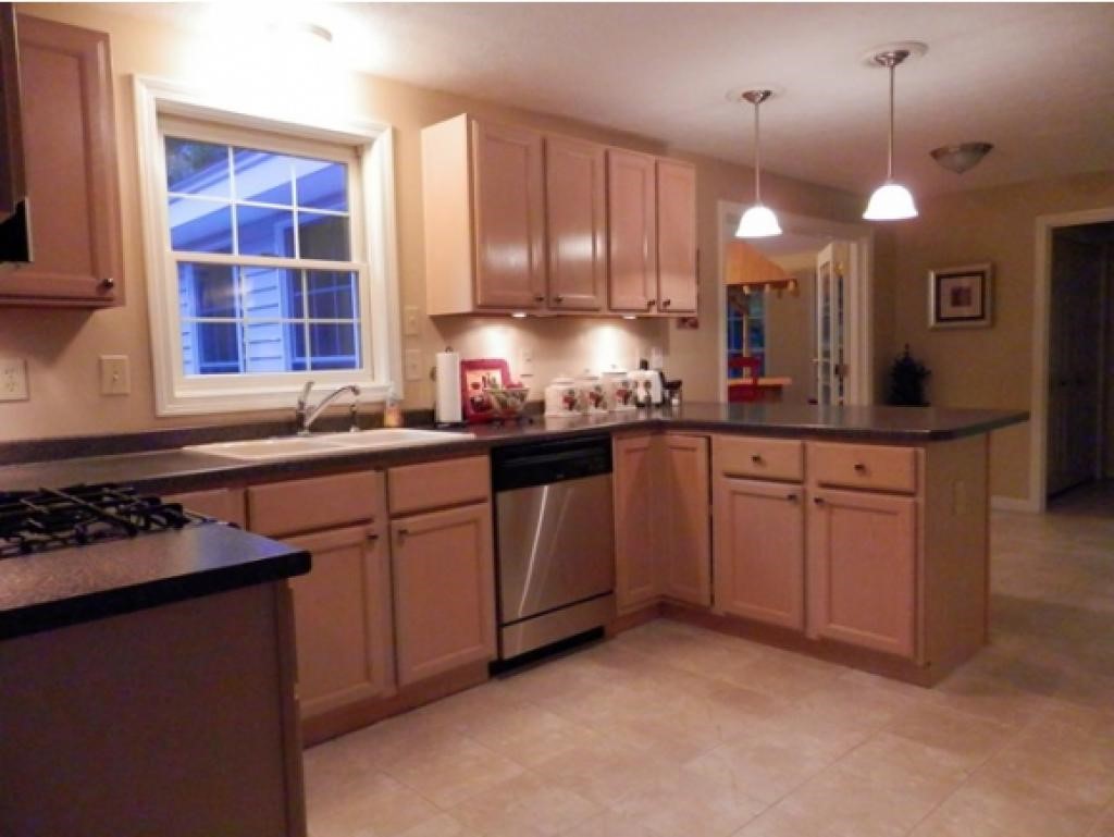 183 Beals Road Bedford, NH 03110 - Photo 11 of 35