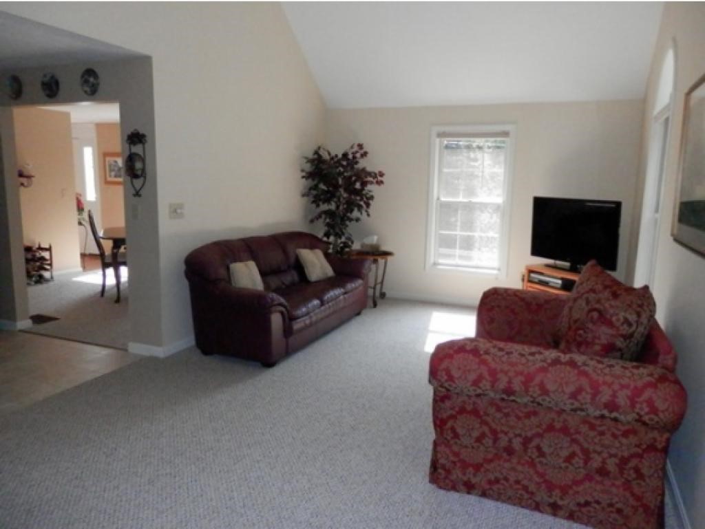 183 Beals Road Bedford, NH 03110 - Photo 13 of 35