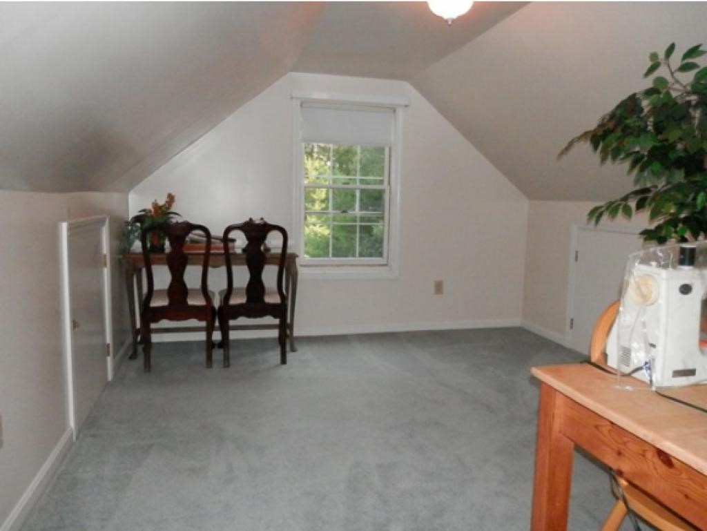 183 Beals Road Bedford, NH 03110 - Photo 24 of 35