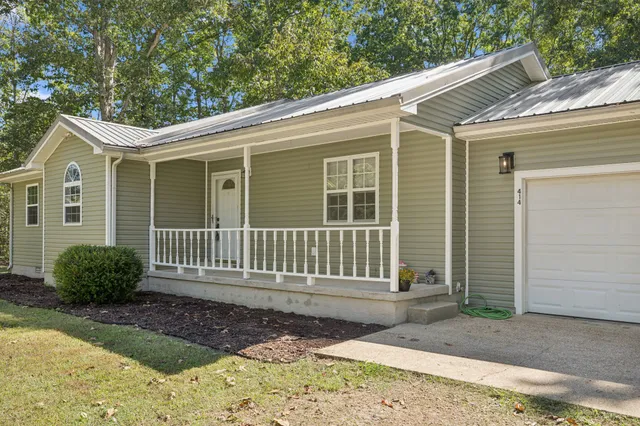 $252,900 | 414 Honeysuckle Lane, Hohenwald, TN 38462