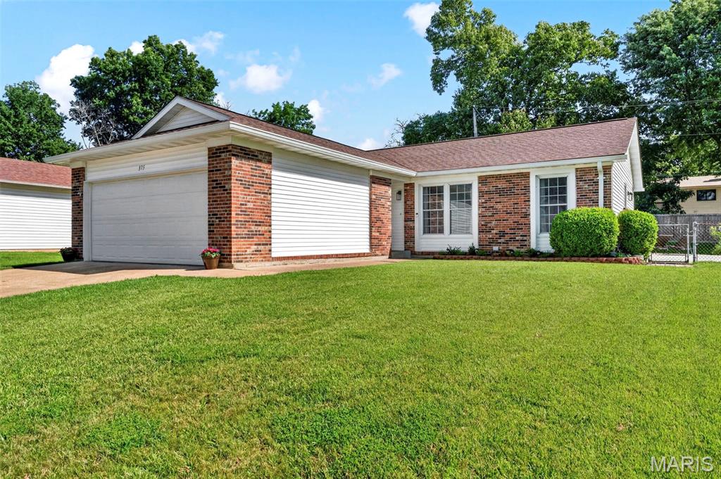 375 Novara Drive Ballwin, MO 63021 - Photo 2 of 36