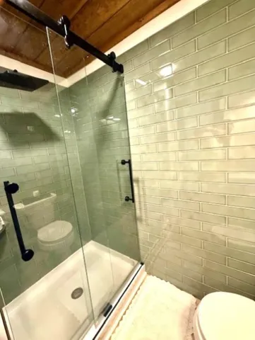 $2,900 | 2895 White Mountain Highway, Unit 2, Conway, NH 03860