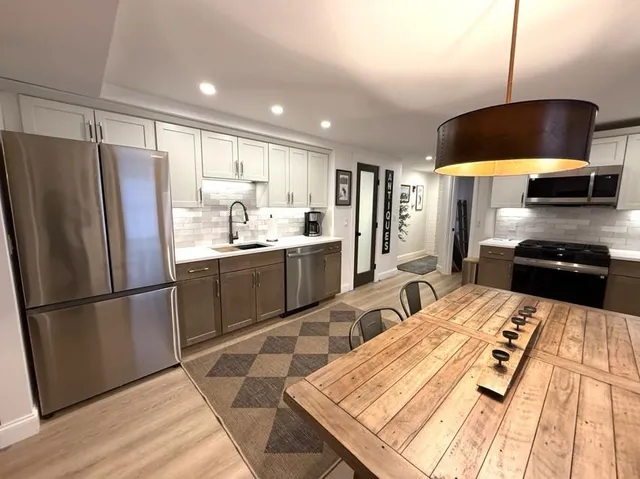 $2,900 | 2895 White Mountain Highway, Unit 2, Conway, NH 03860