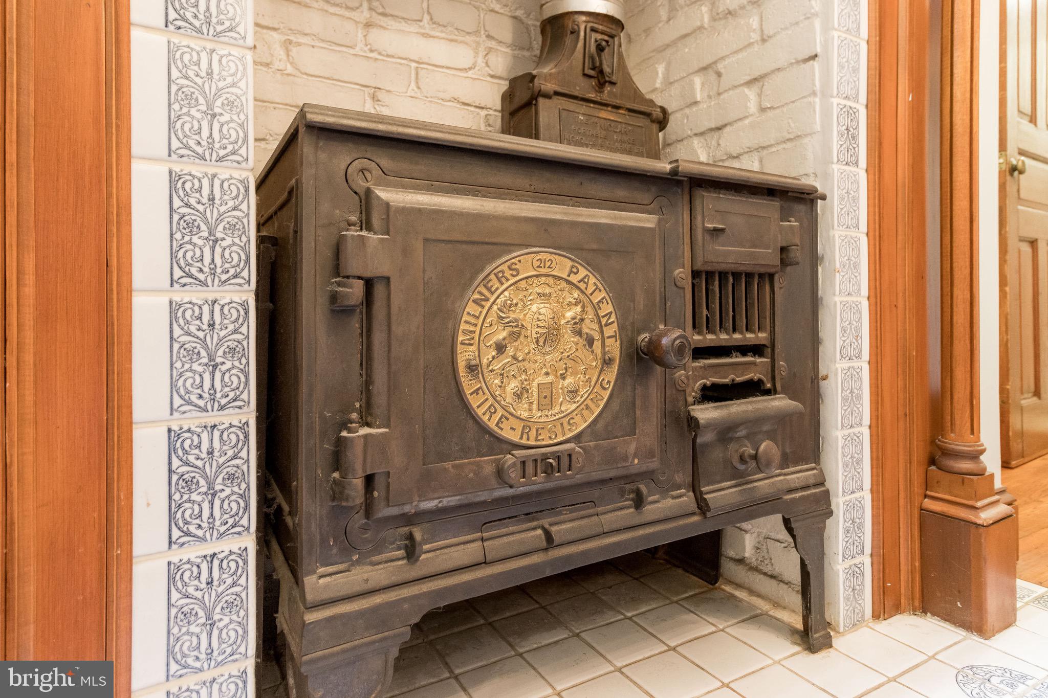 436 East Randall Street Baltimore, MD 21230 - Photo 10 of 37 Original coal burning oven with original tiles