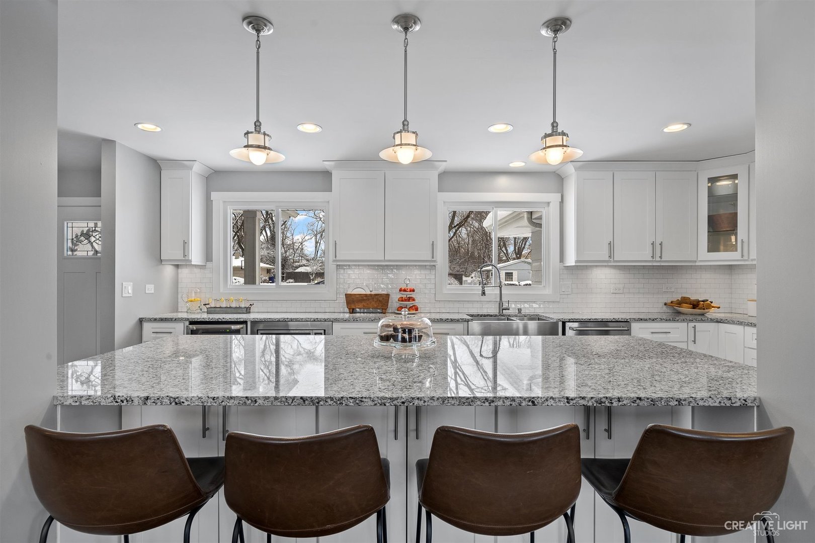 314 Brookside Circle Wheaton, IL 60187 - Photo 5 of 26