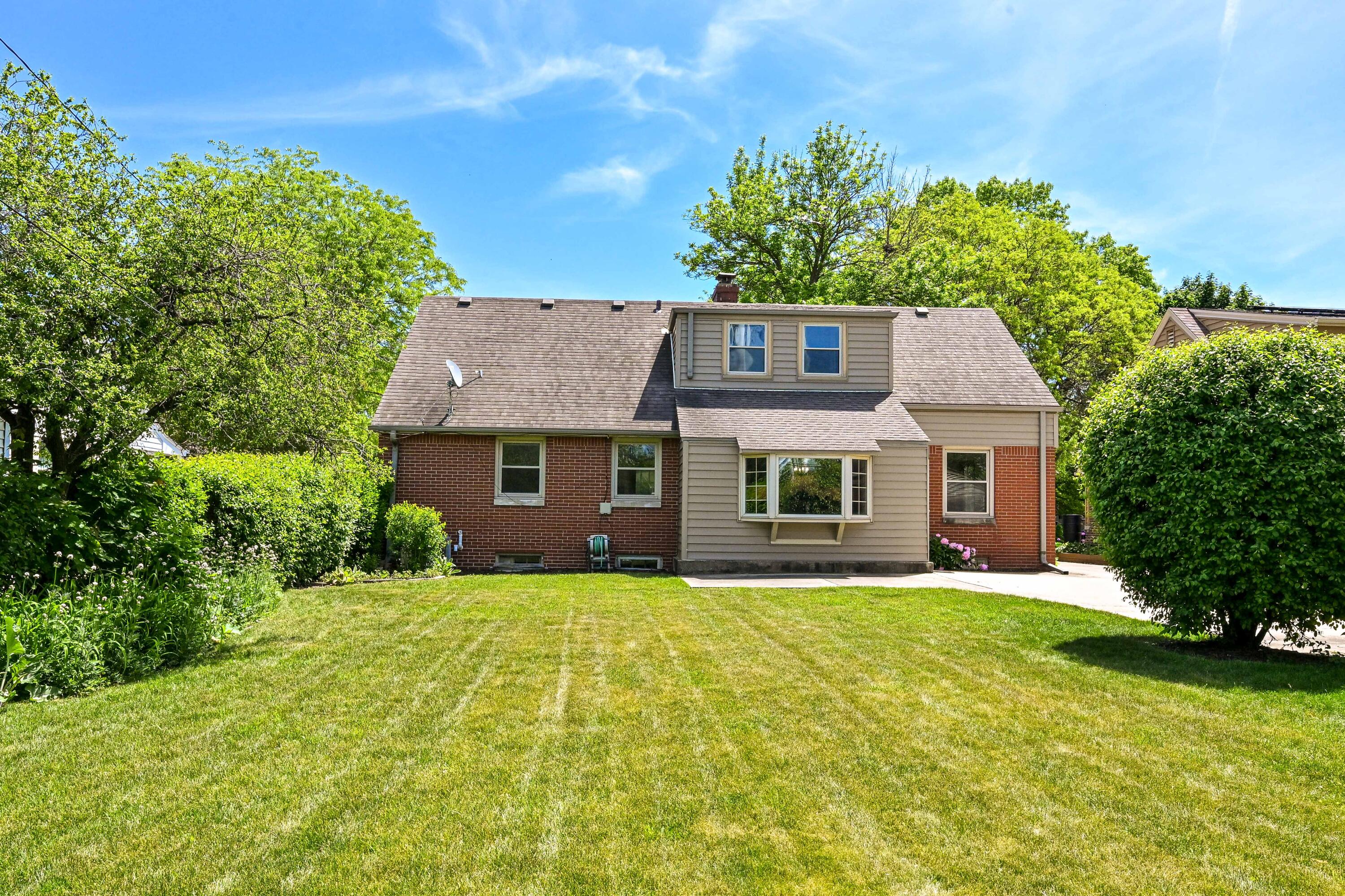 6319 North Bay Ridge Avenue Whitefish Bay, WI 53217 - Photo 33 of 34 DZ6319E-11
