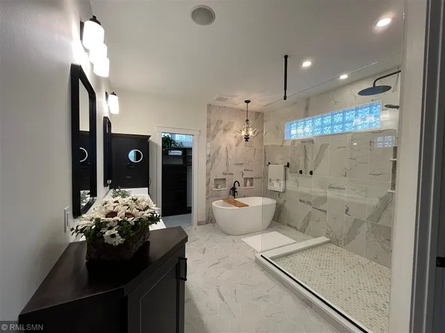 $1,375,000 | 11881 58th Street North, Lake Elmo, MN 55042