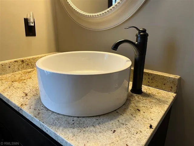 $1,375,000 | 11881 58th Street North, Lake Elmo, MN 55042