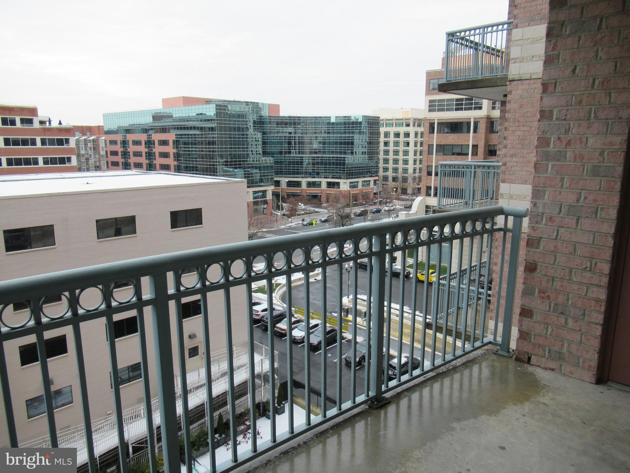 851 North Glebe Road, Unit 714 Arlington, VA 22203 - Photo 12 of 33 Balcony