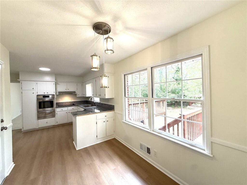 527 Rimrock Trail Stone Mountain, GA 30083 - Photo 9 of 37