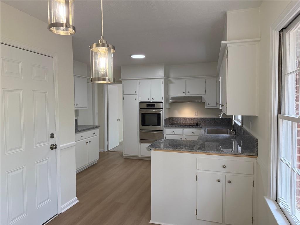 527 Rimrock Trail Stone Mountain, GA 30083 - Photo 10 of 37