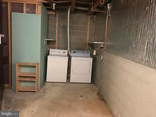 2902 Seminole Road Woodbridge, VA 22192 - Photo 23 of 24 a utility room with dryer and washer