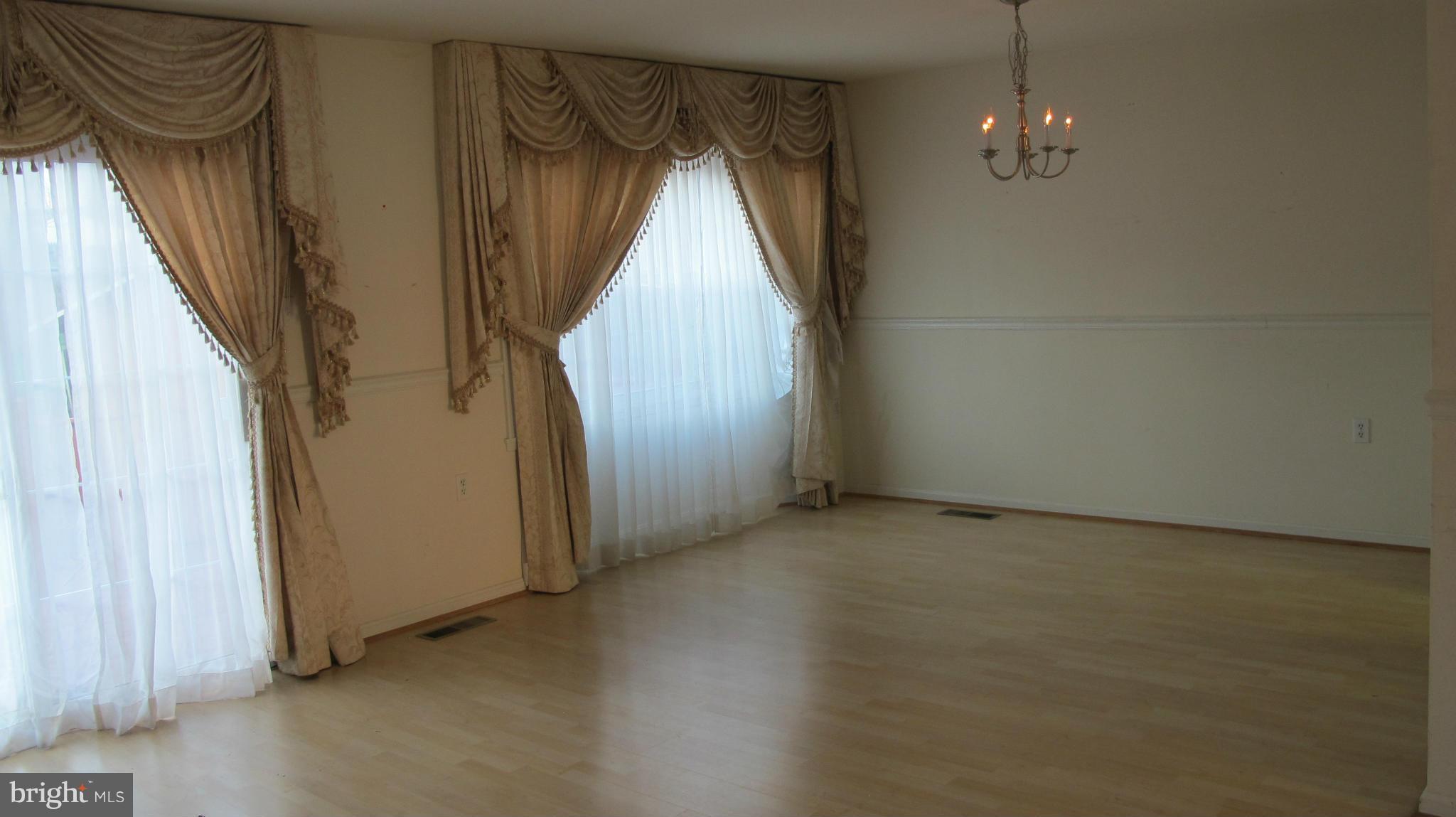 2902 Seminole Road Woodbridge, VA 22192 - Photo 4 of 24 a view of a garage