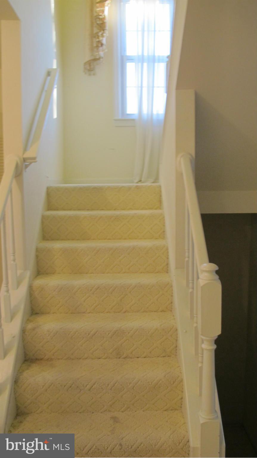 2902 Seminole Road Woodbridge, VA 22192 - Photo 8 of 24 a bathroom with a shower