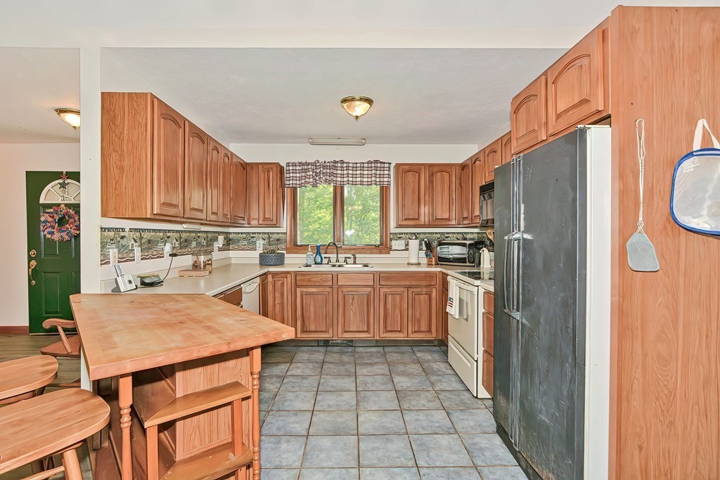 38 Long Hill Road Brookfield, MA 01506 - Photo 8 of 37 Gallery Image 8