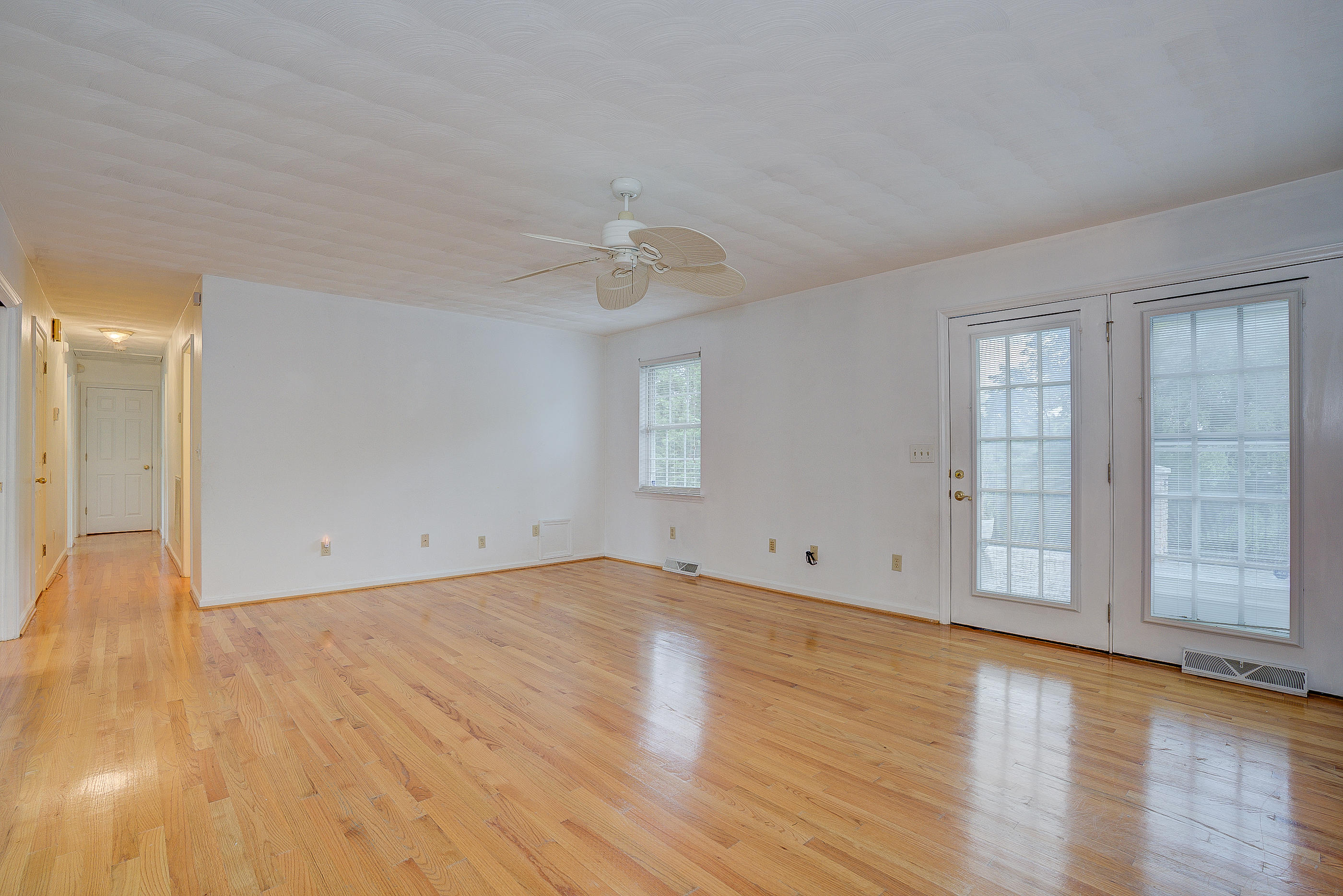 3633 Laurel Ridge Road Northwest Roanoke, VA 24017 - Photo 18 of 42 28