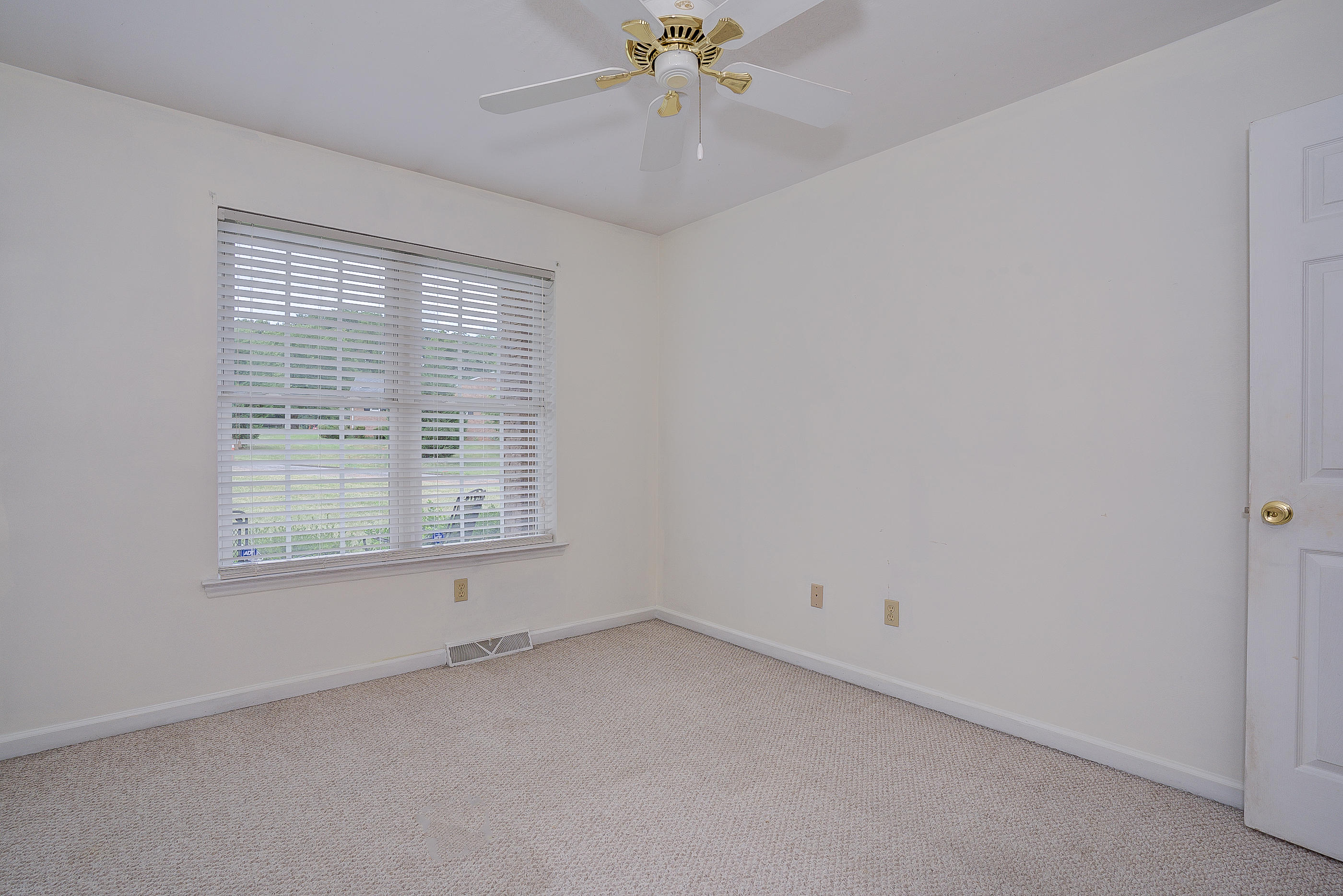 3633 Laurel Ridge Road Northwest Roanoke, VA 24017 - Photo 23 of 42 40