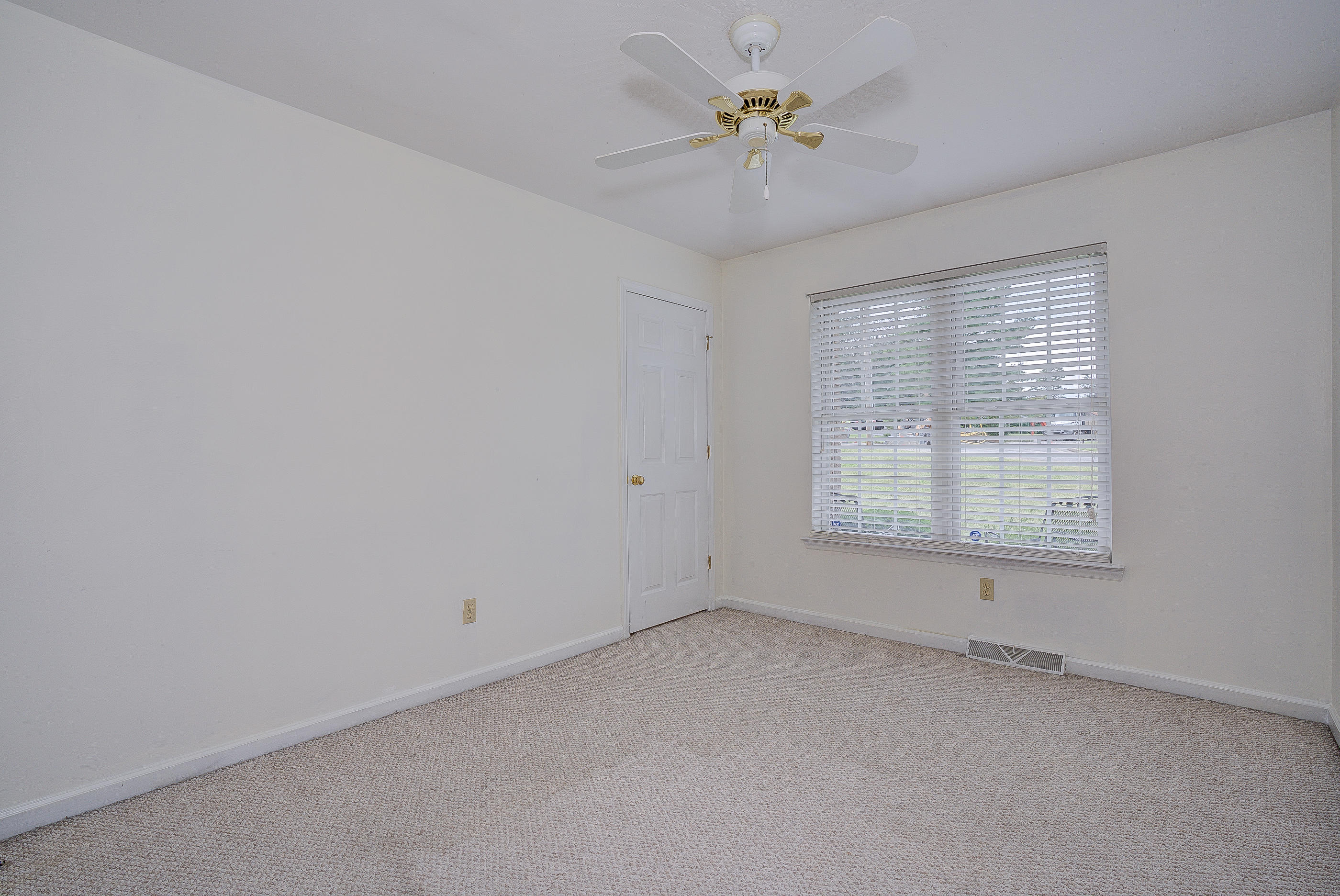 3633 Laurel Ridge Road Northwest Roanoke, VA 24017 - Photo 24 of 42 42