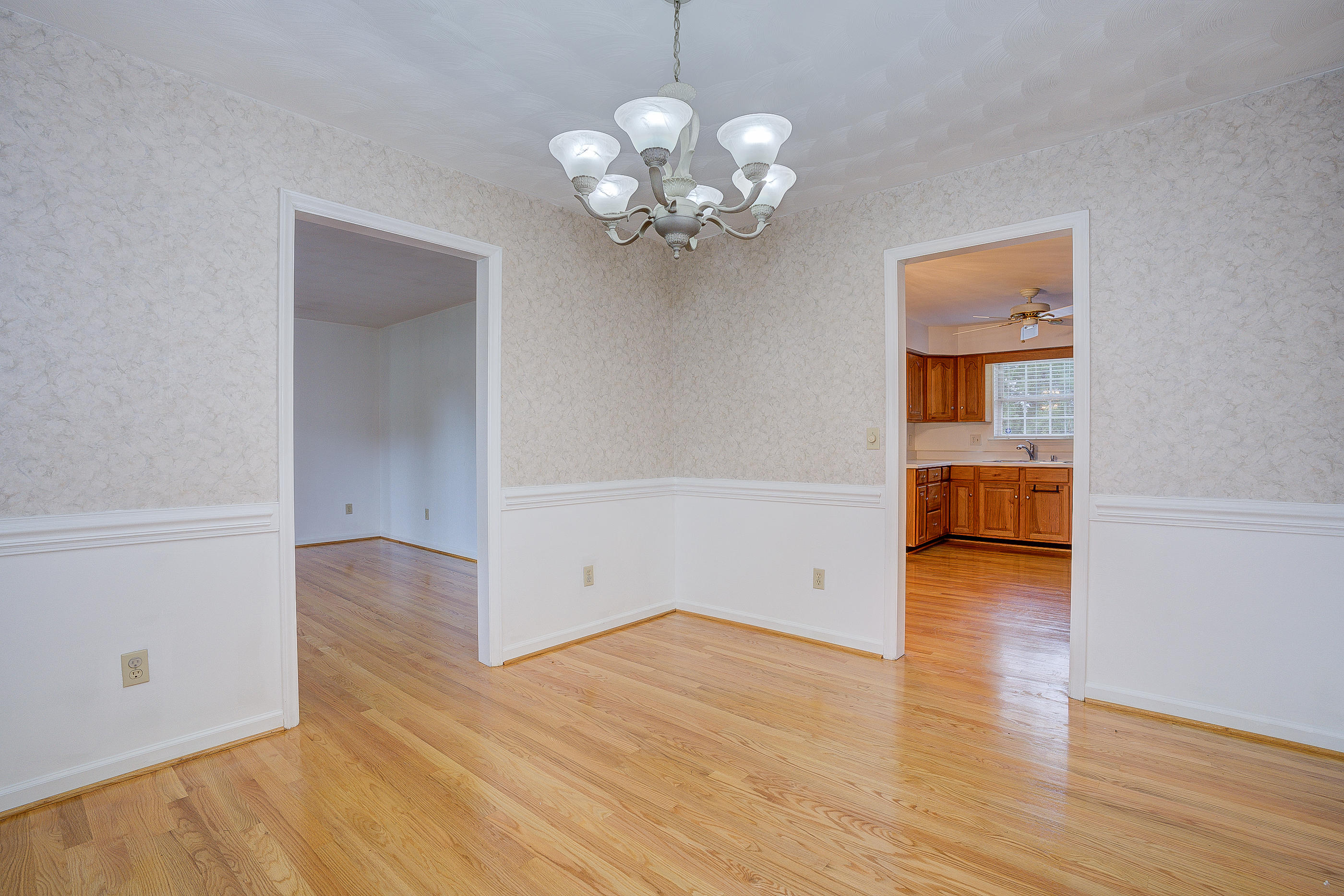 3633 Laurel Ridge Road Northwest Roanoke, VA 24017 - Photo 9 of 42 11