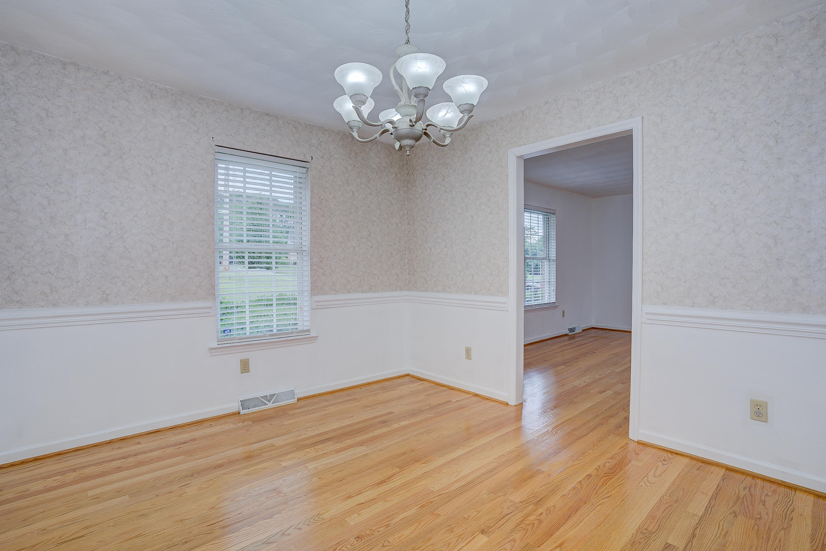 3633 Laurel Ridge Road Northwest Roanoke, VA 24017 - Photo 10 of 42 19