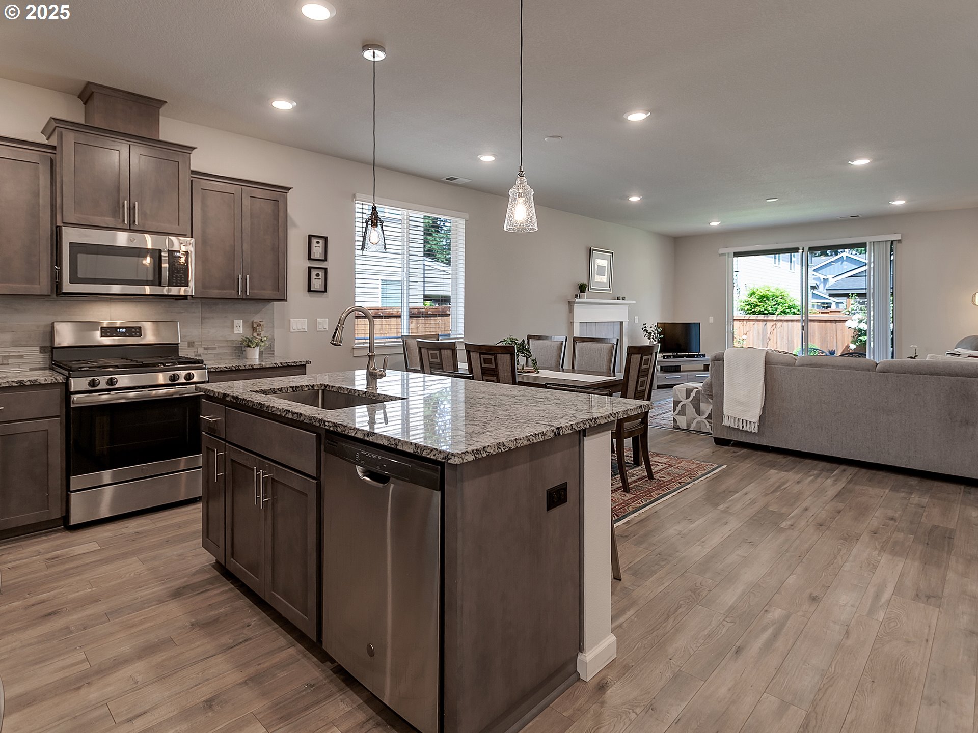 472 Southwest 16th Avenue Canby, OR 97013 - Photo 11 of 44 Kitchen