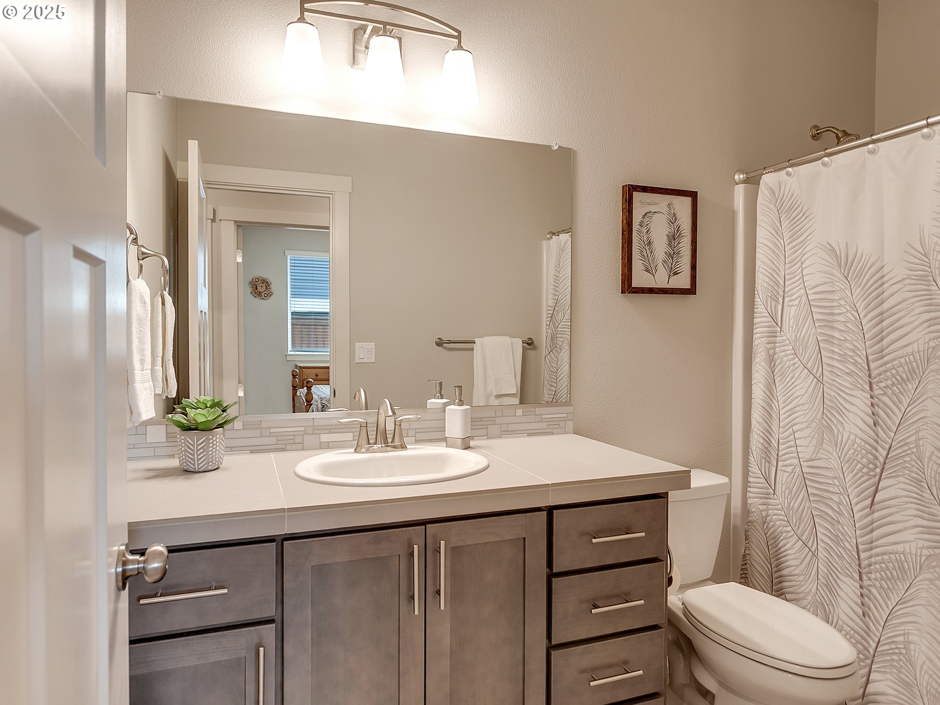 472 Southwest 16th Avenue Canby, OR 97013 - Photo 28 of 44 Bathroom
