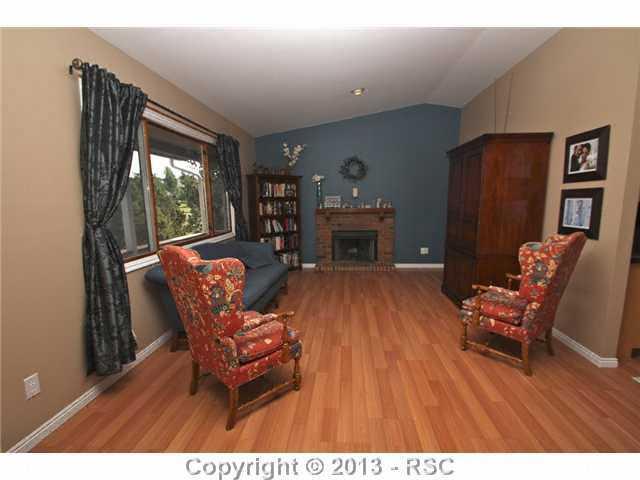 17740 New London Road Monument, CO 80132 - Photo 4 of 25 Gallery Image 4