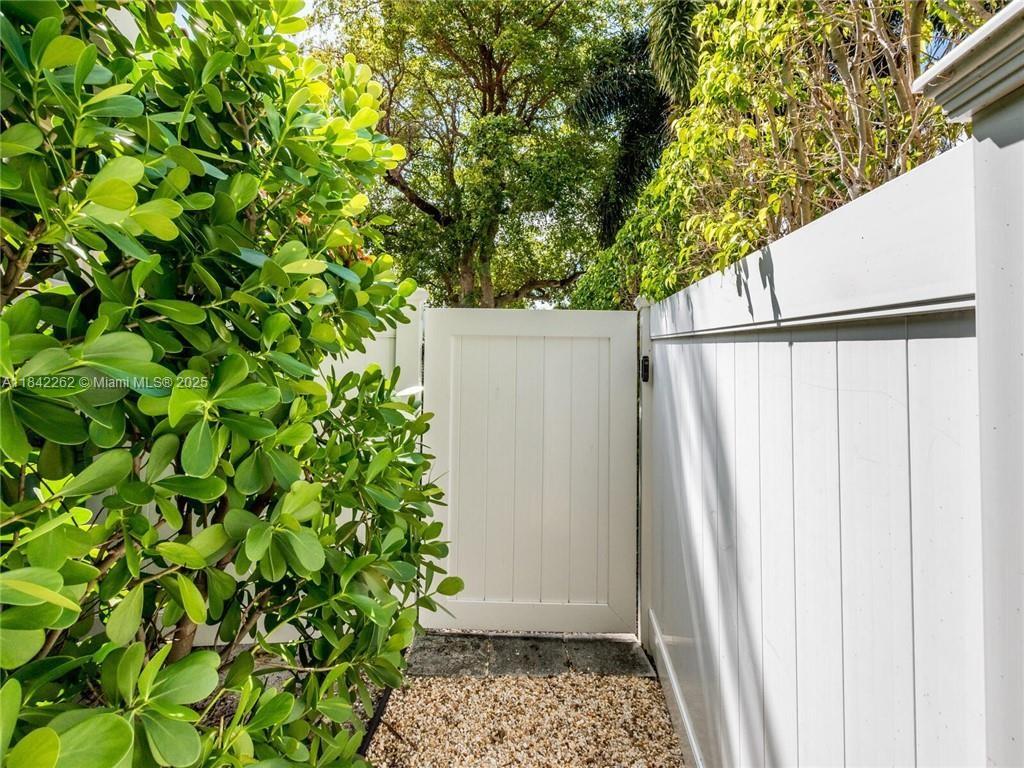 2616 Northeast 26th Avenue Lighthouse Point, FL 33064 - Photo 28 of 30 a view of a garage