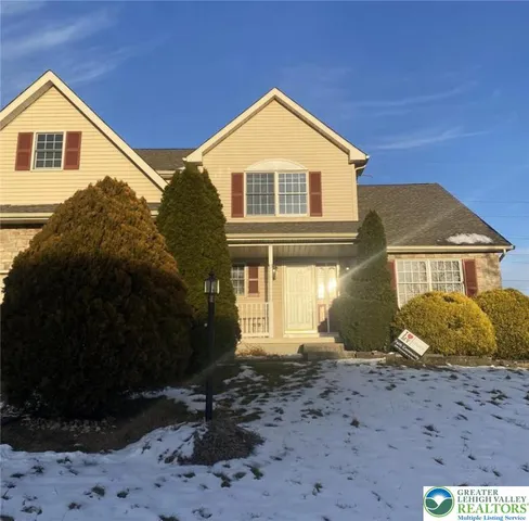 $2,400 | 3104 Peacock Drive, Bethlehem, PA 18020