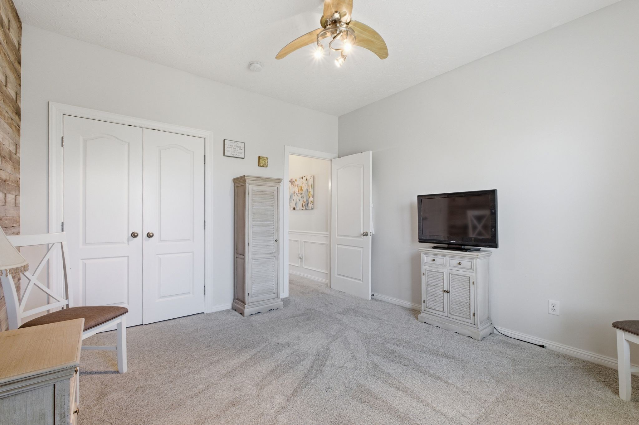 130 Cedar Ridge Lane Hendersonville, TN 37075 - Photo 23 of 37 a view of a livingroom with furniture and a flat screen tv