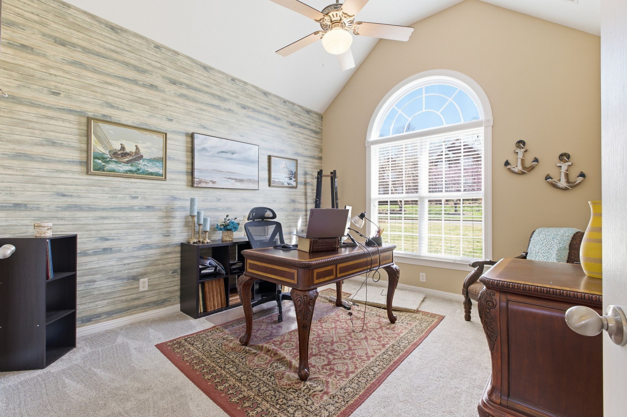 130 Cedar Ridge Lane Hendersonville, TN 37075 - Photo 25 of 37 a view of a livingroom with furniture and a potted plant