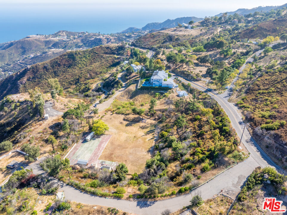 570 Schueren Road Malibu, CA 90265 - Photo 29 of 29