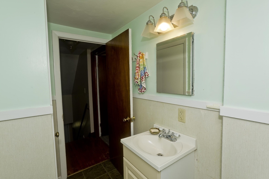 93 Moss Road Springfield, MA 01119 - Photo 32 of 40