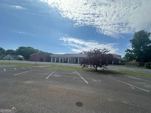13 Rome Street Cave Spring, GA 30124 - Photo 3 of 9 a view of a tennis court