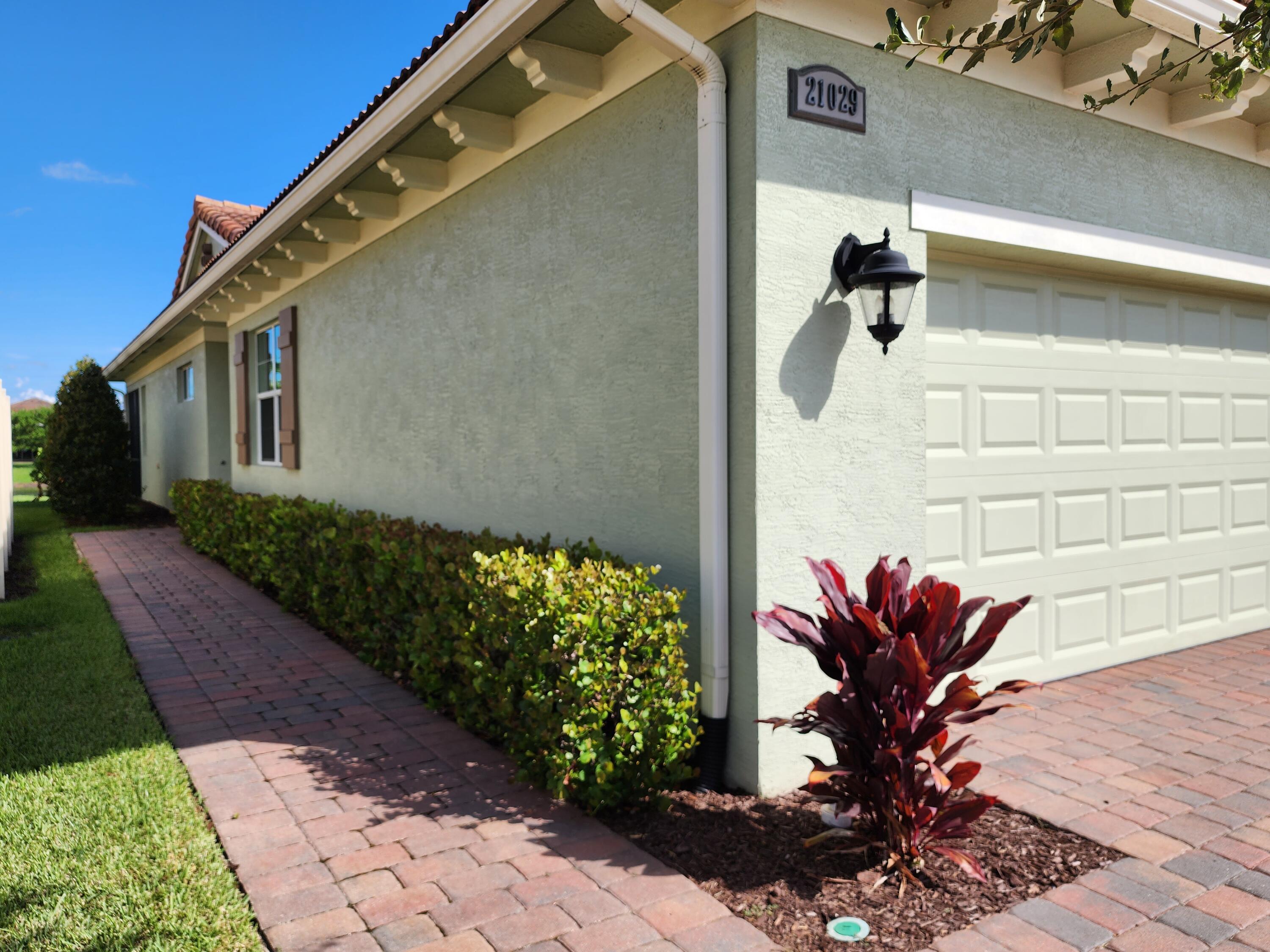 21029 Southwest Modena Way Port St. Lucie, FL 34986 - Photo 3 of 26 21029 SW Modena Way (25)