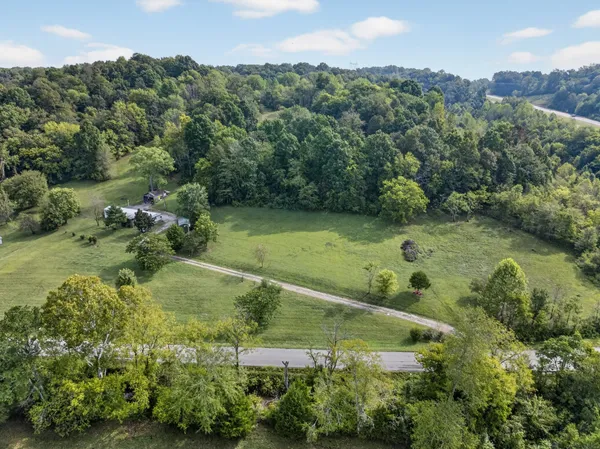 $1,286,500 | 3890 Robinson Road, Thompson's Station, TN 37179