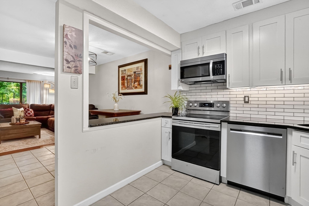 555 Russell Road, Unit U A3 Westfield, MA 01085 - Photo 8 of 32 Gallery Image 8