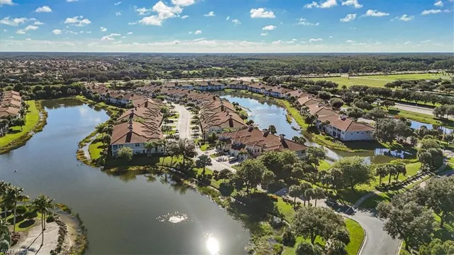 $395,000 | 3023 Horizon Lane, Unit 2507, Naples, FL 34109