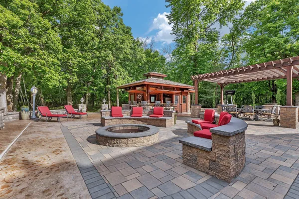 $1,190,000 | 22905 Grove Wood Lane, Cold Spring, MN 56320