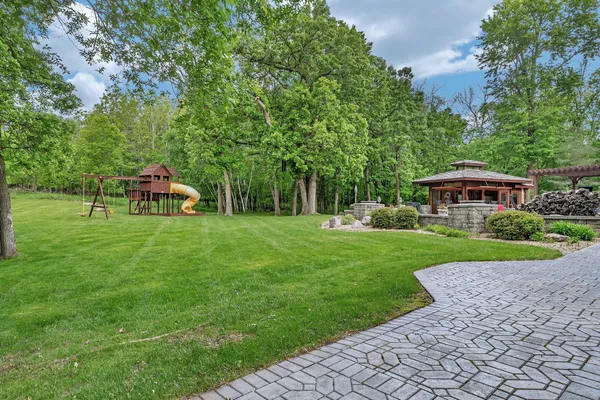 $1,190,000 | 22905 Grove Wood Lane, Cold Spring, MN 56320