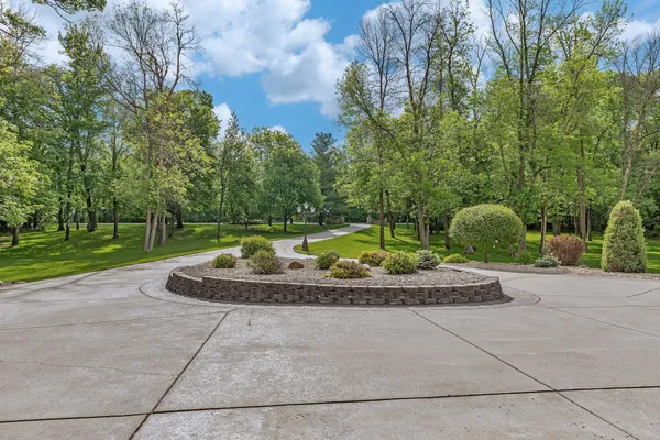 $1,190,000 | 22905 Grove Wood Lane, Cold Spring, MN 56320