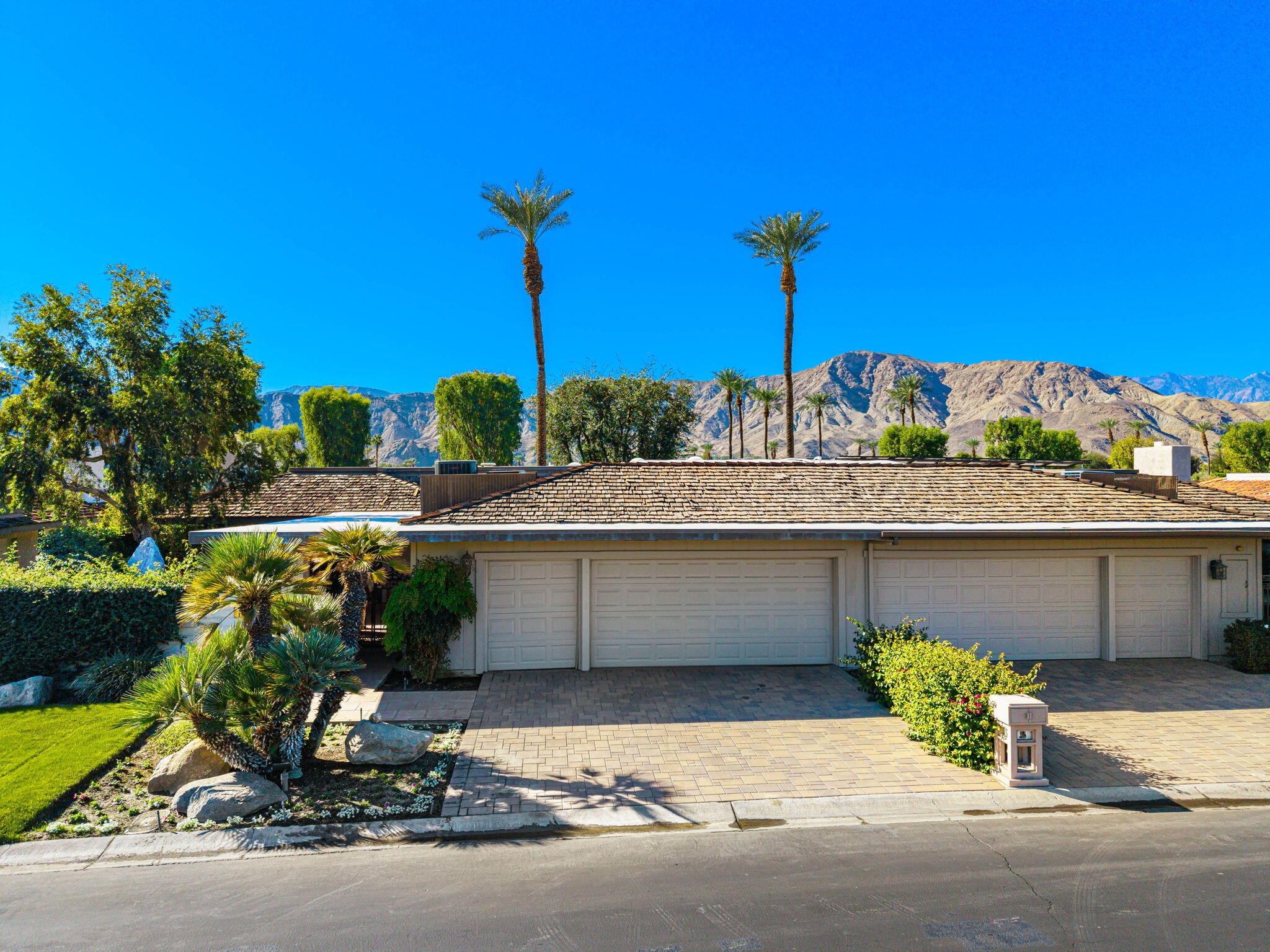 13 Duke Drive Rancho Mirage, CA 92270 - Photo 3 of 68 2-web-or-mls-DRDuke_OPMG_1125_002