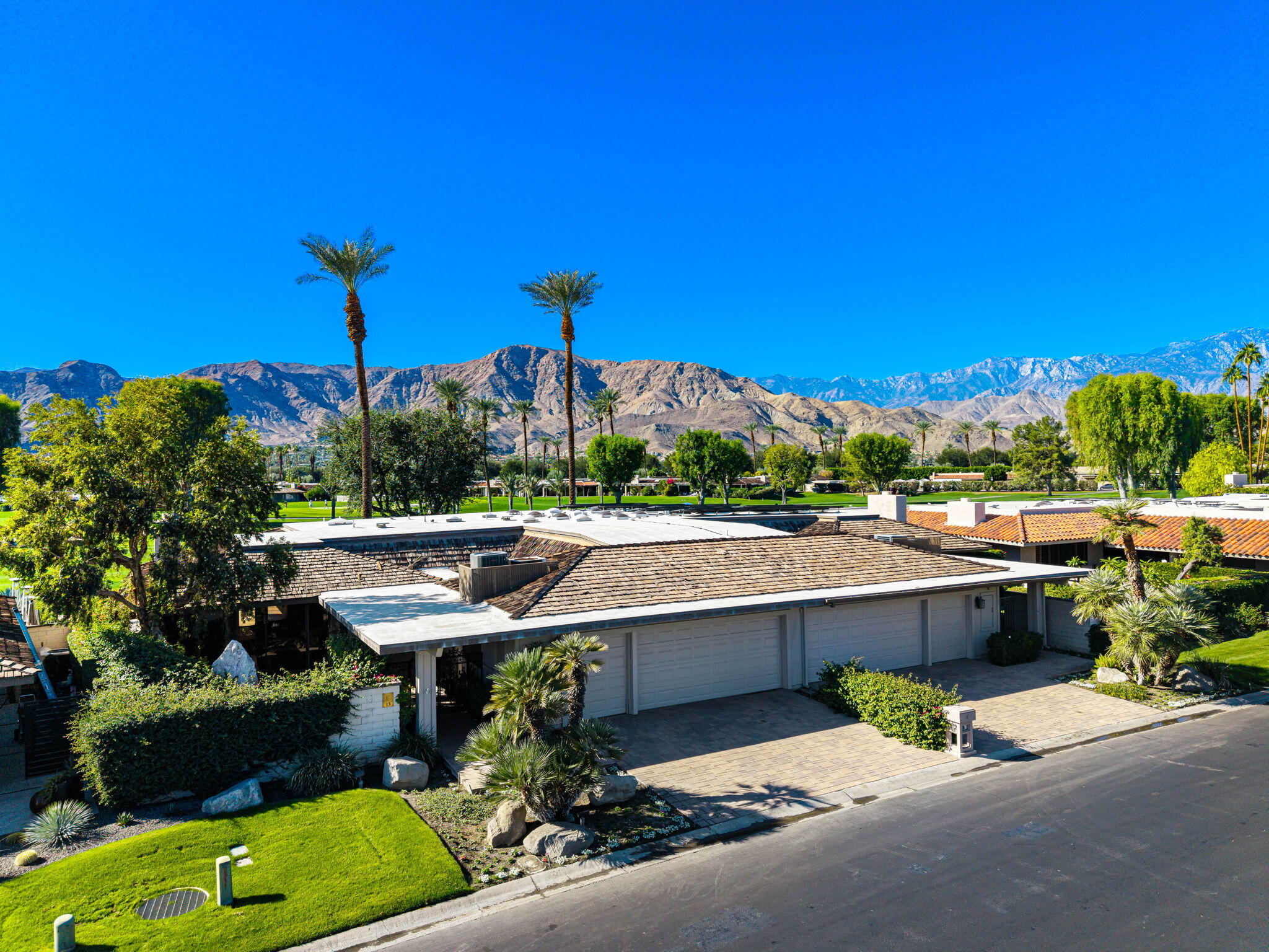 13 Duke Drive Rancho Mirage, CA 92270 - Photo 6 of 68 5-web-or-mls-DRDuke_OPMG_1125_005