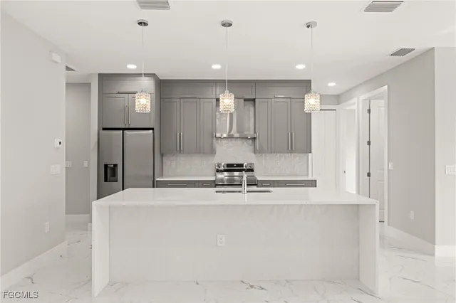 $599,900 | 2829 Southwest 25th Place, Cape Coral, FL 33914